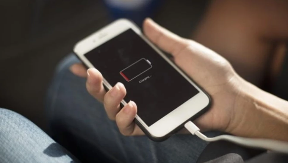 Cerrar apps en el celular: ¿realmente ahorra batería?
