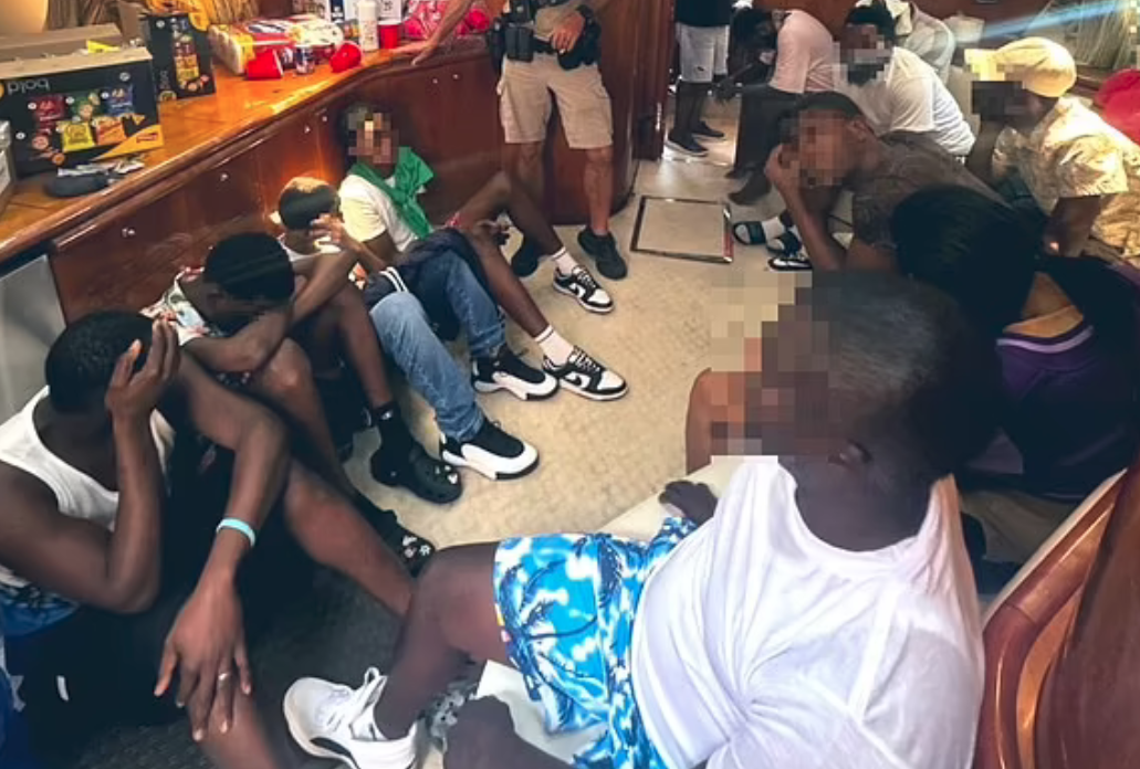 Inmigrantes haitianos atrapados en yate de lujo durante operación de contrabando