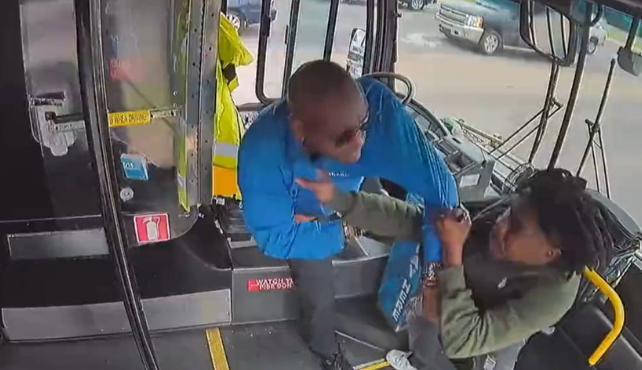 VIDEO: Ataque de pasajero provoca choque de autobús en Oklahoma