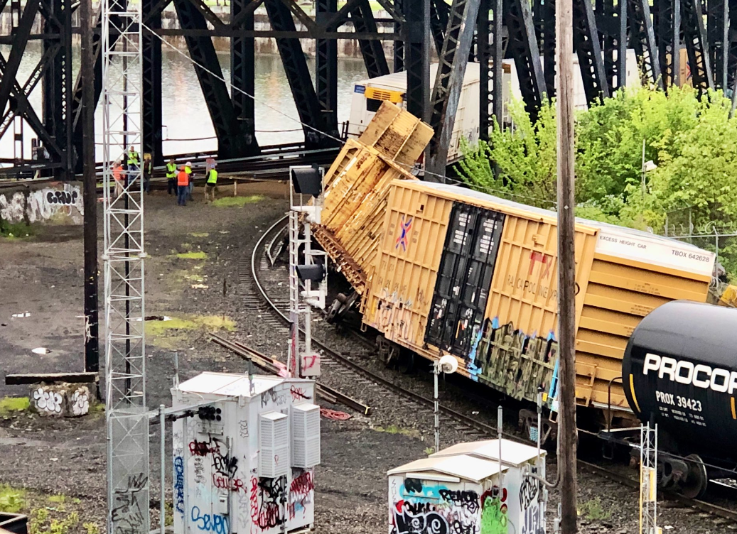 Descarrilamiento de tren en Puente de Acero de Portland