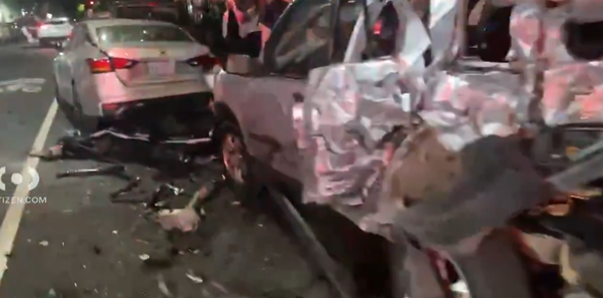 Investigadores buscan conductor de Lamborghini que chocó nueve autos en Brooklyn