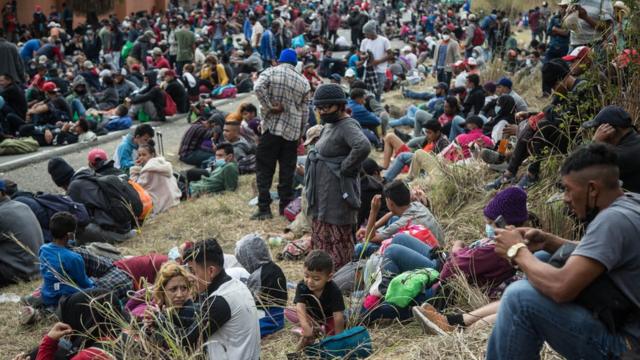 Miles de migrantes atraviesan Guatemala en busca del sueño americano, enfrentando peligros y desafíos