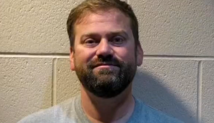 Madre enfrenta a delincuente sexual en target por filmar a su hija