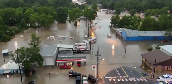 Tormentas eléctricas desatan inundaciones y cortes de energía en el sureste de Texas