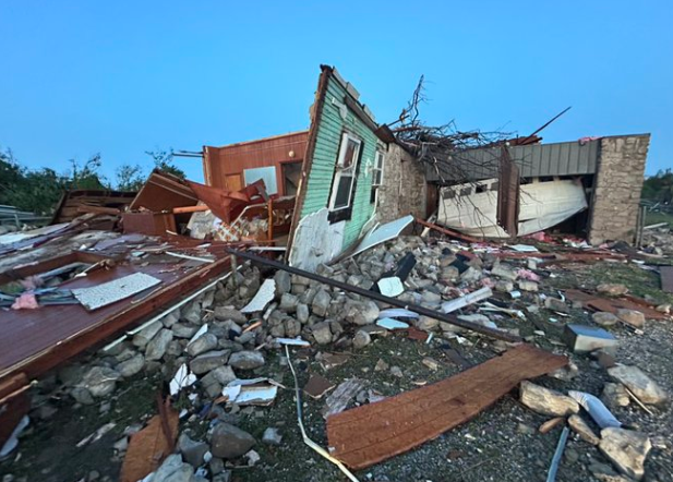 Tornado causa estragos en Oklahoma: Daños devastadores en Barnsdall