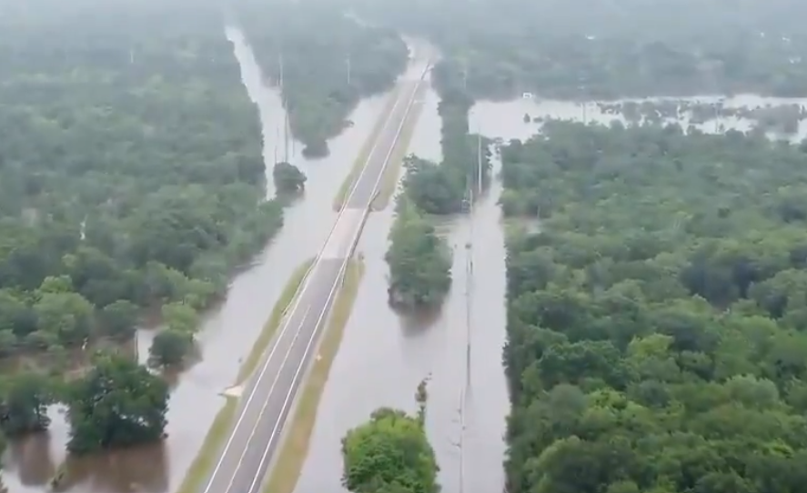 Tormentas causan inundaciones del río Navasota en Texas