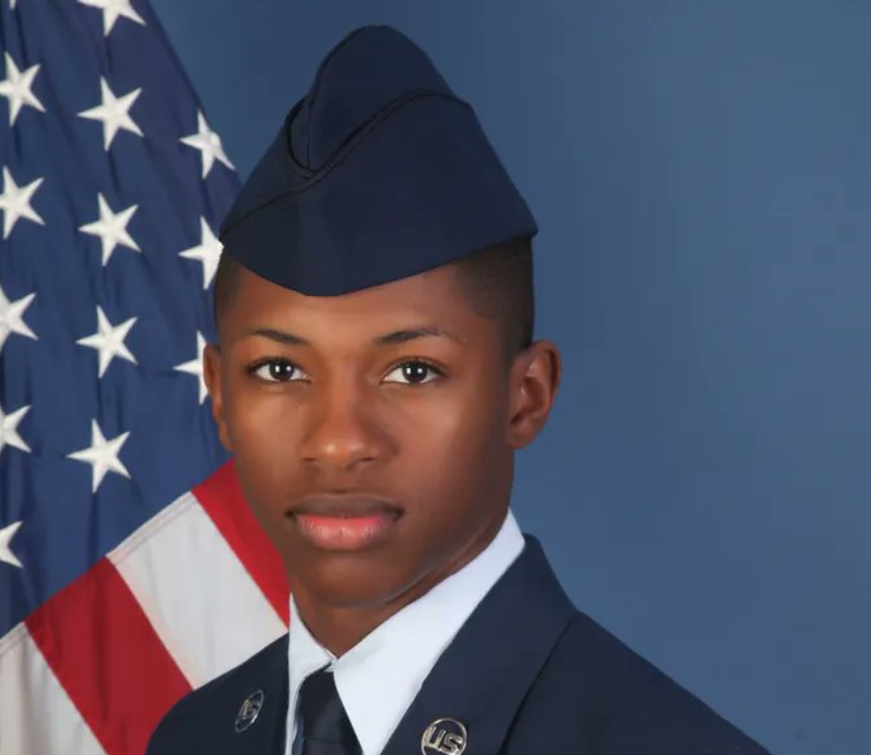 Aviador condecorado de la fuerza aérea de EE.UU. muerto a tiros por la policía en allanamiento equivocado