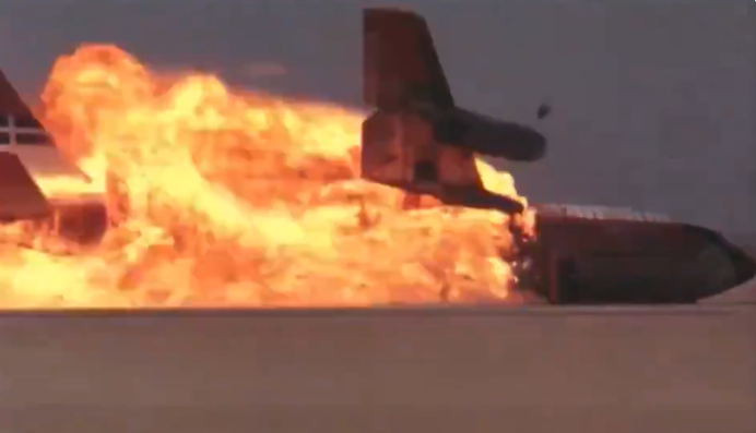 VIDEO: En 1984 NASA estrelló un Boeing en desierto para investigaciones