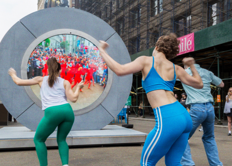Muestran imagen de Torres Gemelas en portal que conecta Nueva York con Dublín