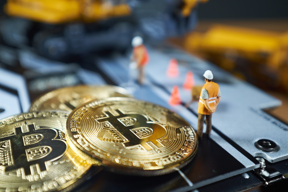 Mineros de Bitcoin podrían abadnonar Estados Unidos por propuesta de impuesto del 30%