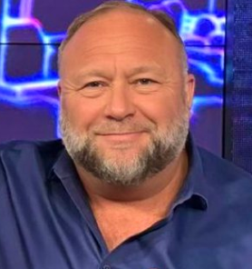 Alex Jones rompe a llorar y afirma que las autoridades están preparándose para cerrar su estudio