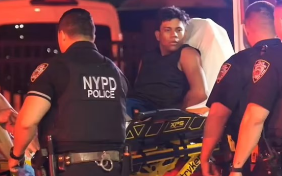 Ilegal venezolano de 19 años dispara a dos policías en Nueva York