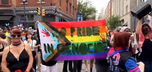 Manifestantes LGBTQ y pro-palestinos se enfrentan en desfile del orgullo en Filadelfia