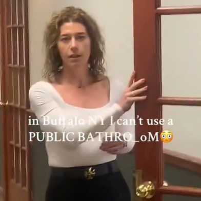 Enfrentamiento viral entre mujeres en el trabajo por el uso del baño