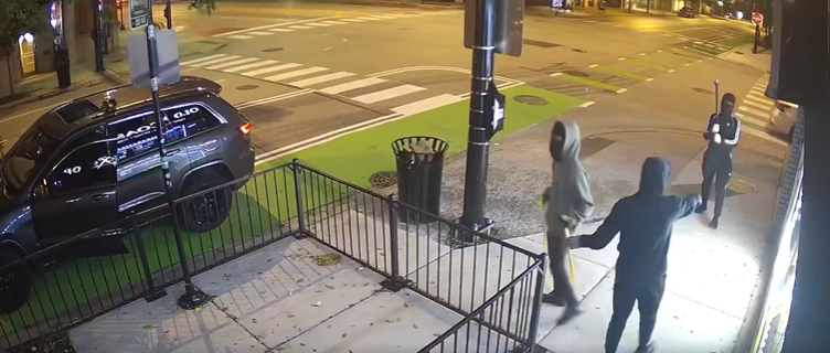 VIDEO: Asalto en Gold Coast Market en Chicago