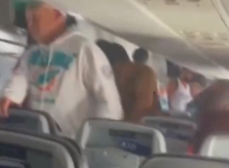 Incendio en cabina de avión obliga a evacuación de emergencia en San Francisco