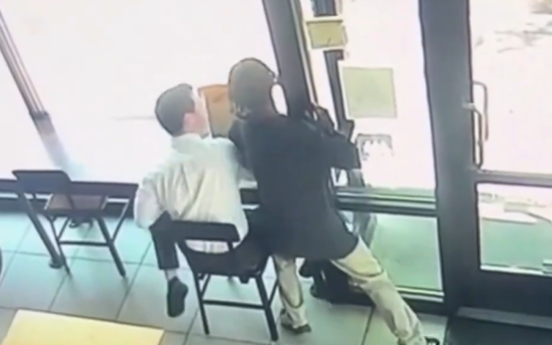 Abogado cinturón morado de Jiu-Jitsu derriba a ladrón en Taco Bell de Nueva York