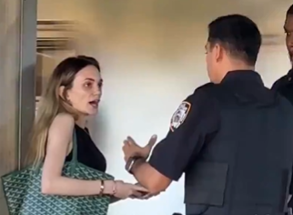 Feminista radical hace un berrinche e intenta abofetear a un policía en el metro de Nueva York