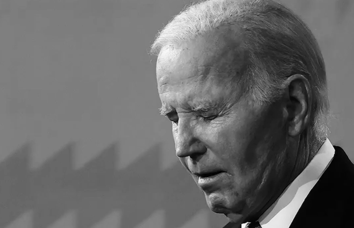 Biden sorprende al declarar ser «la primera mujer negra en servir con un presidente negro»