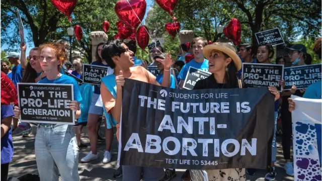 Texas avanza en definir excepciones médicas a su ley antiaborto