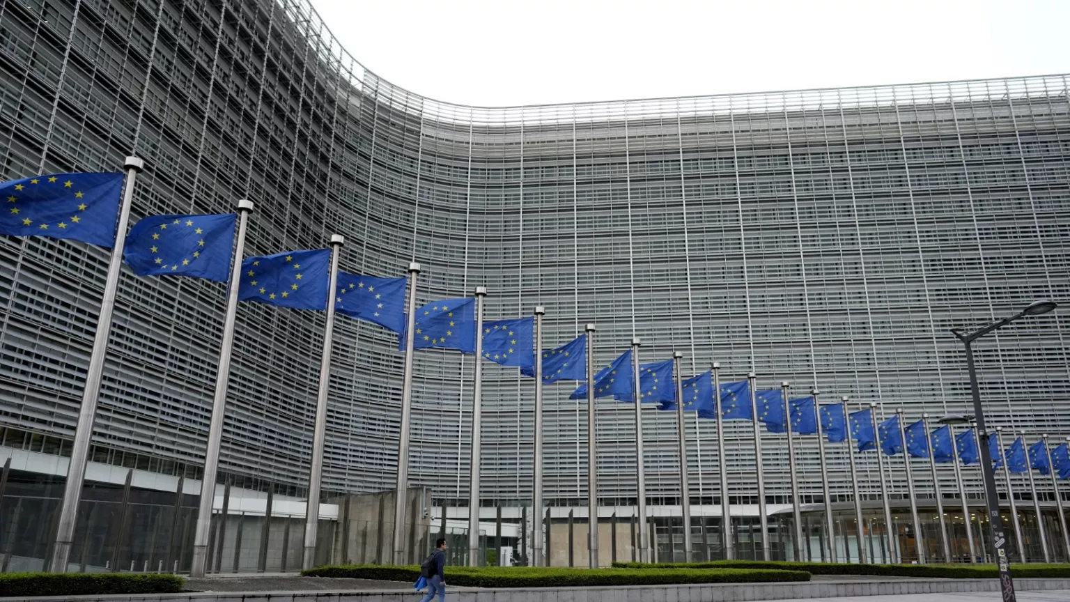 La UE investiga a plataformas de contenido para adultos por posible falta de protección infantil