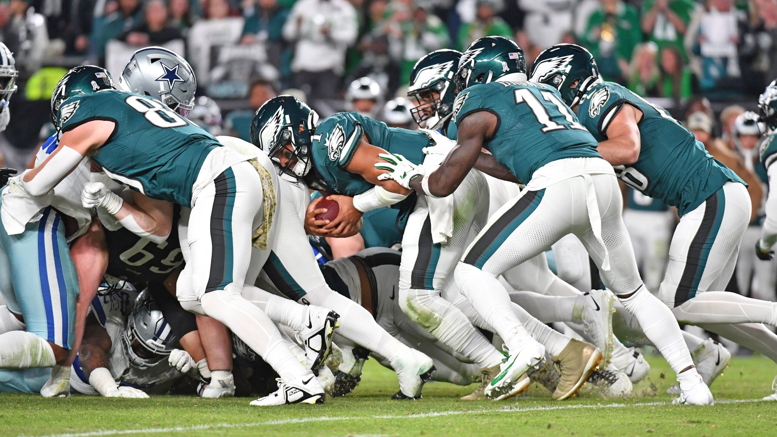 La jugada «tush push» seguirá permitida en la NFL tras fallar propuesta para prohibirla