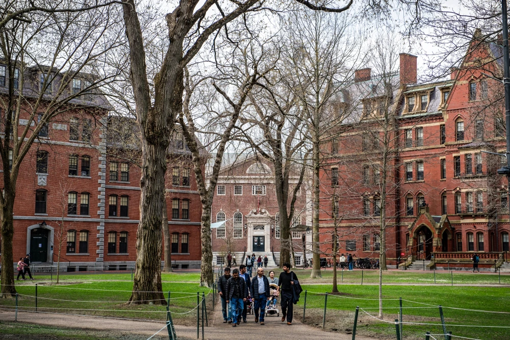 Harvard refuerza su postura ante las presiones del Departamento de Educación