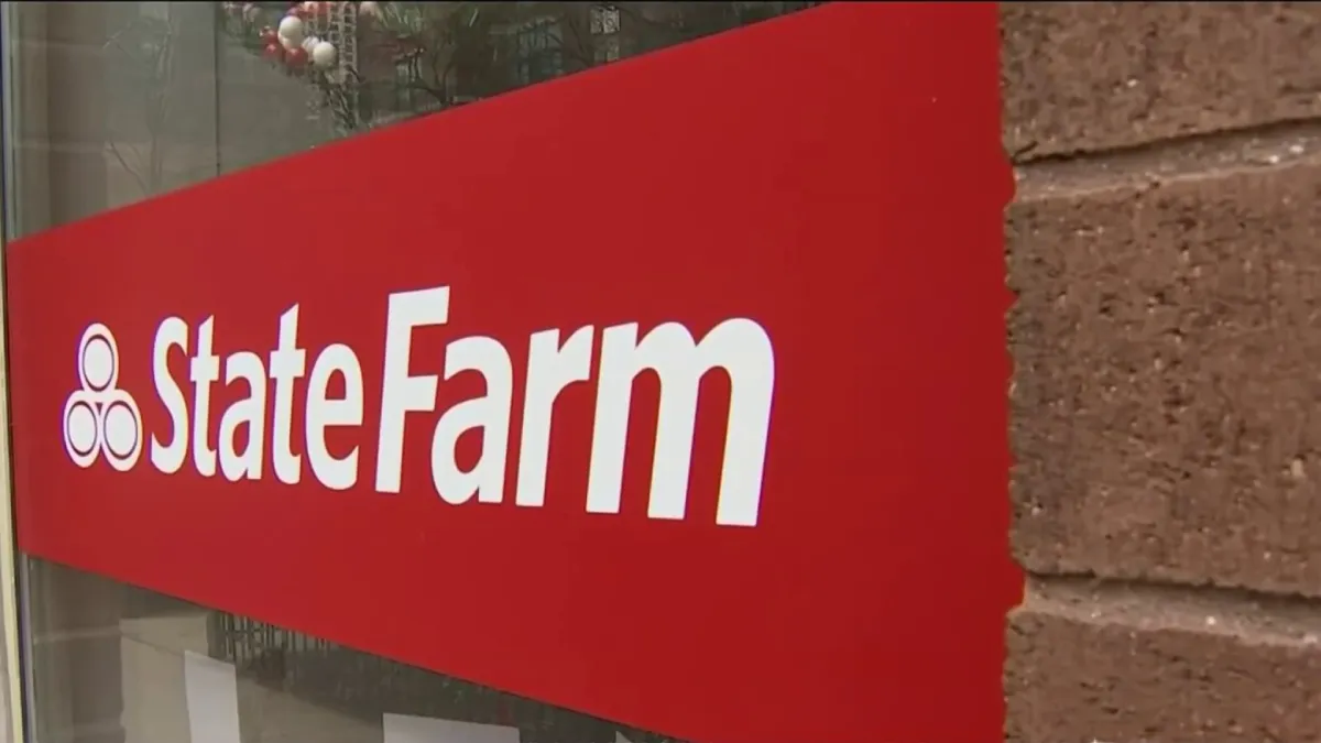 California aprueba aumento de tarifas de emergencia del 17 % para State Farm