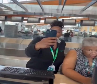 Pasajero denuncia trato denigrante por parte de agentes de Frontier Airlines tras incidente con tarifa sorpresa