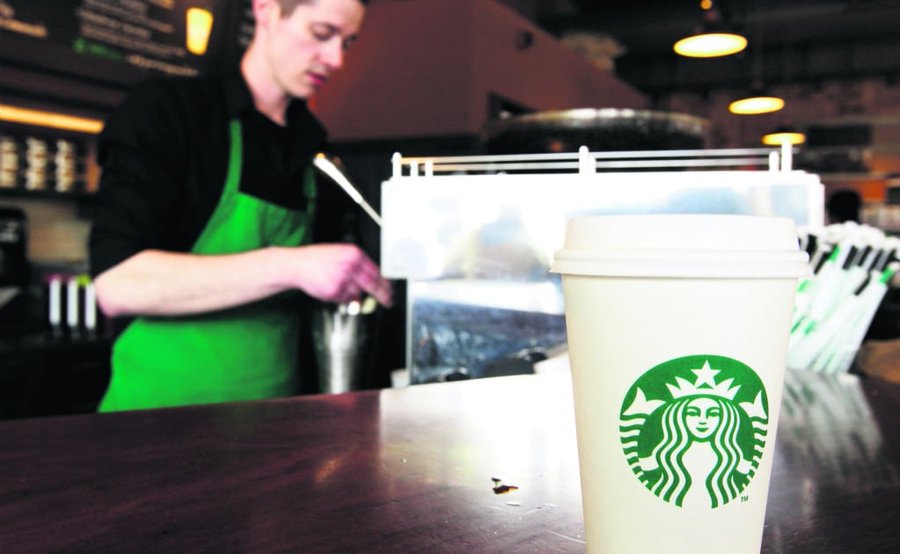 Huelga de más de mil baristas en Starbucks por nuevo código de vestimenta