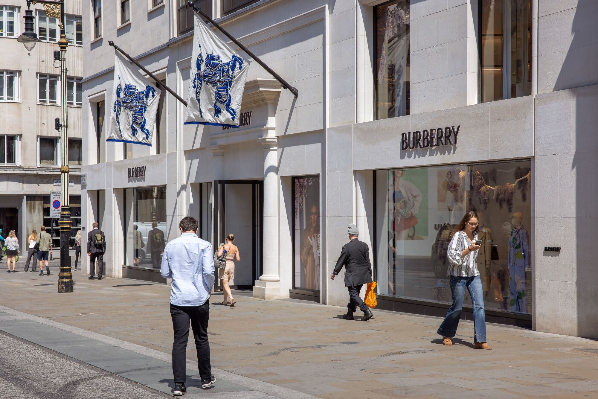 Burberry anuncia una reestructuración global que afectará a 1.700 empleados