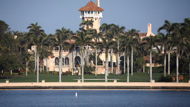 Propiedad vecina a Mar-a-Lago se vende por 32 veces su valor original