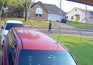 Veterano interviene y rescata a mujer durante ataque canino en San Antonio