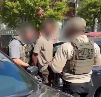 Estudiante con visa F-1 arrestado y deportado tras declararse culpable de pornografía infantil