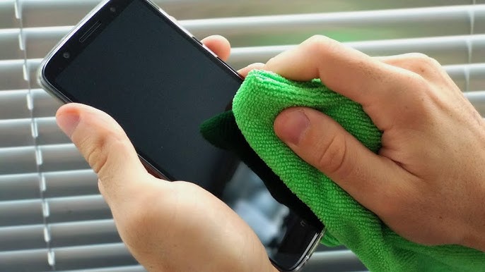 ¿Cómo limpiar bien tu celular sin dañarlo? Te sorprenderá lo que hacés mal