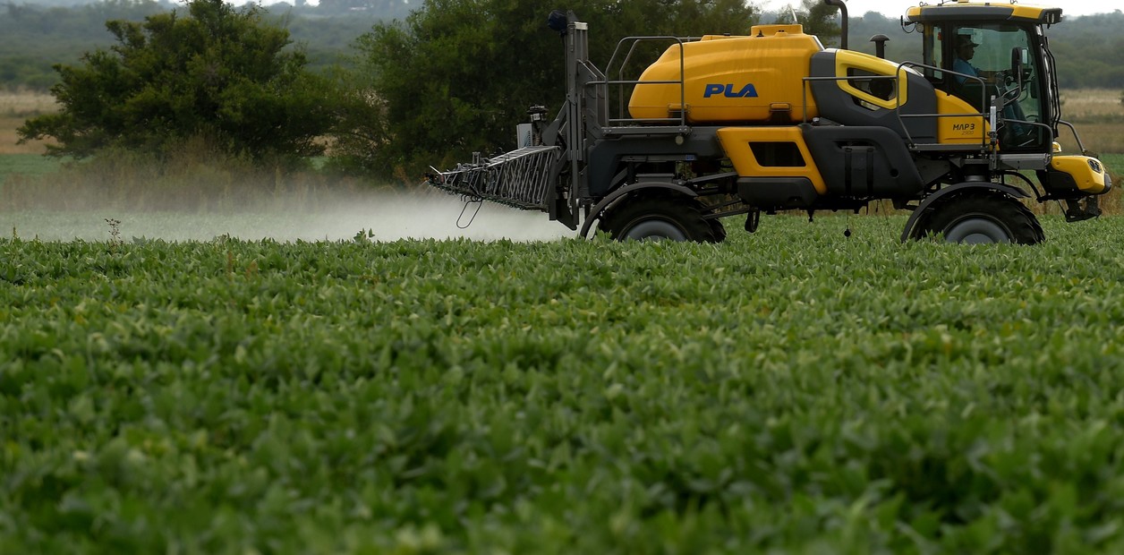Georgia aprueba ley que limita las demandas por cáncer contra el herbicida más usado en el campo