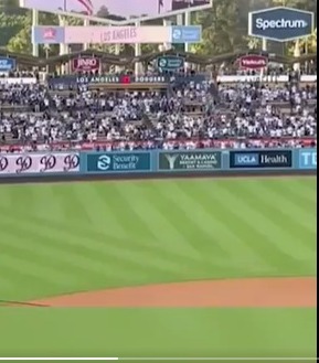Nezza genera revuelo al interpretar himno de ee.uu. en español
